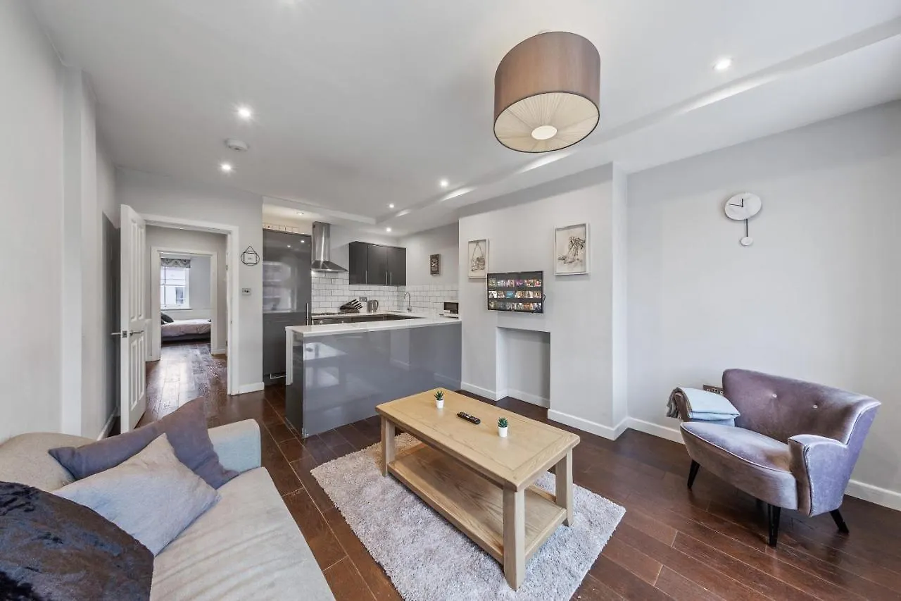 Majestic 4 At Reganway Rw4 Apartment London