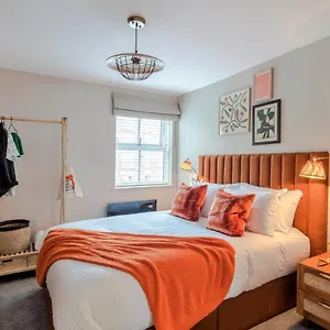 Southwark Serviced I Your London