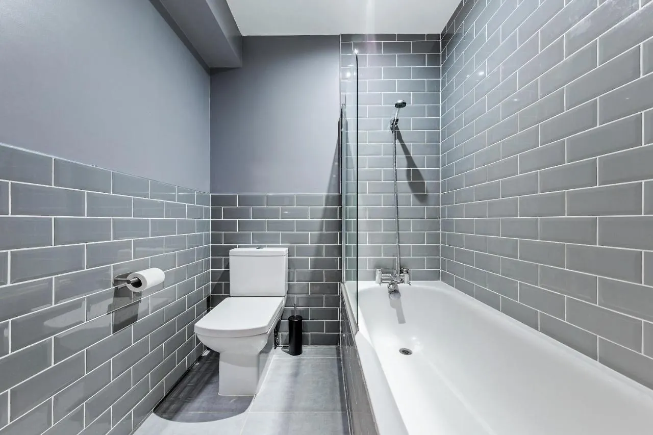 Majestic 4 At Reganway Rw4 Apartment London