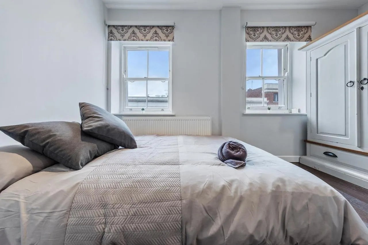 Majestic 4 At Reganway Rw4 Apartment London